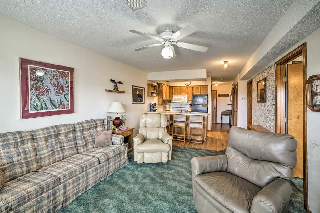 Branson Condo w/ Views: 2 Mi to Silver Dollar City