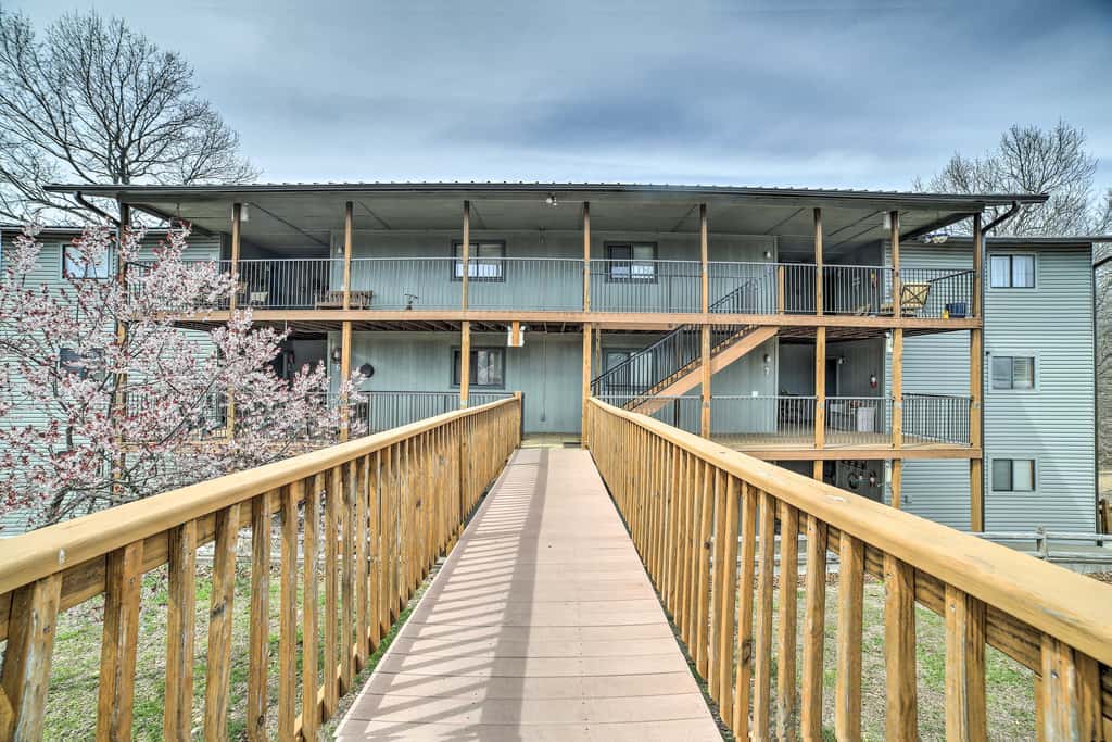 Branson Condo w/ Views: 2 Mi to Silver Dollar City