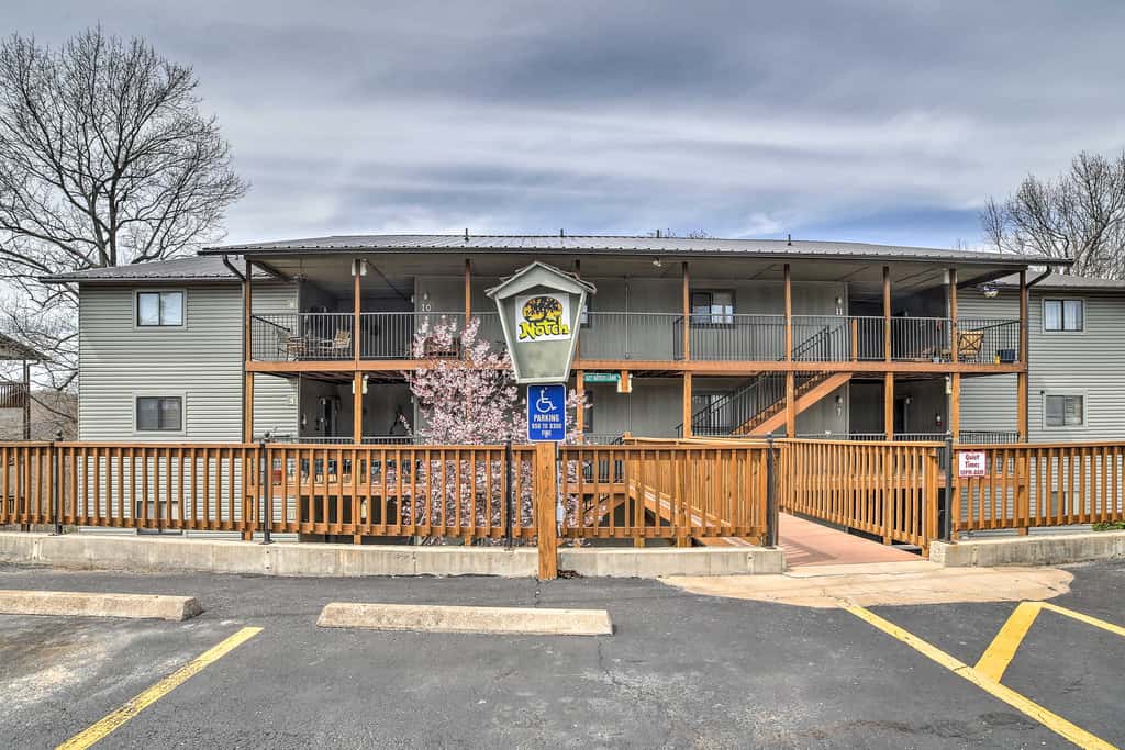 Branson Condo w/ Views: 2 Mi to Silver Dollar City