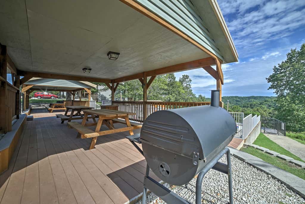 Branson Condo w/ Views: 2 Mi to Silver Dollar City