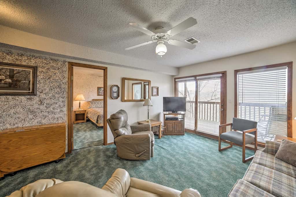 Branson Condo w/ Views: 2 Mi to Silver Dollar City