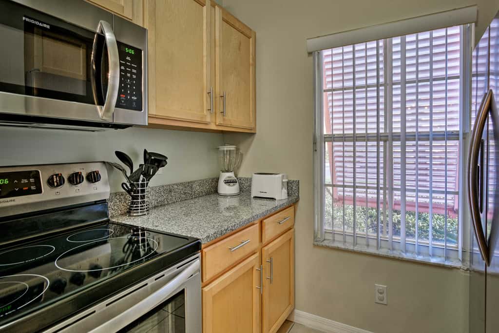 5 Mi to Disney: Emerald Island Resort Condo!