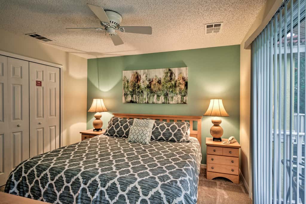 5 Mi to Disney: Emerald Island Resort Condo!