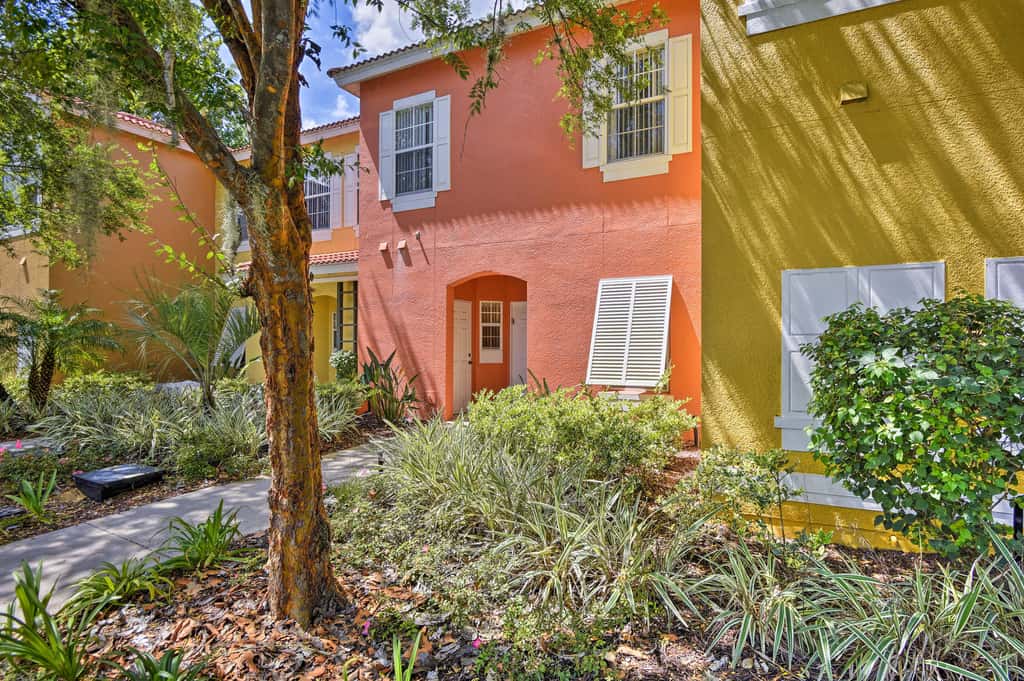 5 Mi to Disney: Emerald Island Resort Condo!