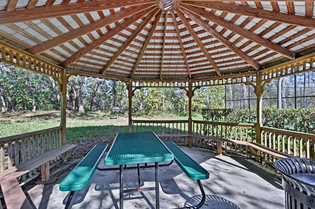 5 Mi to Disney: Emerald Island Resort Condo!