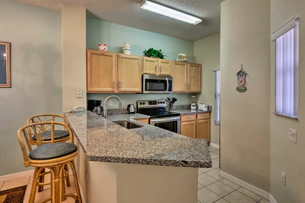 5 Mi to Disney: Emerald Island Resort Condo!