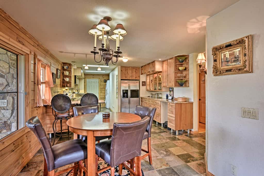 Rustic 4BR Farm Retreat Near Sebring Raceway