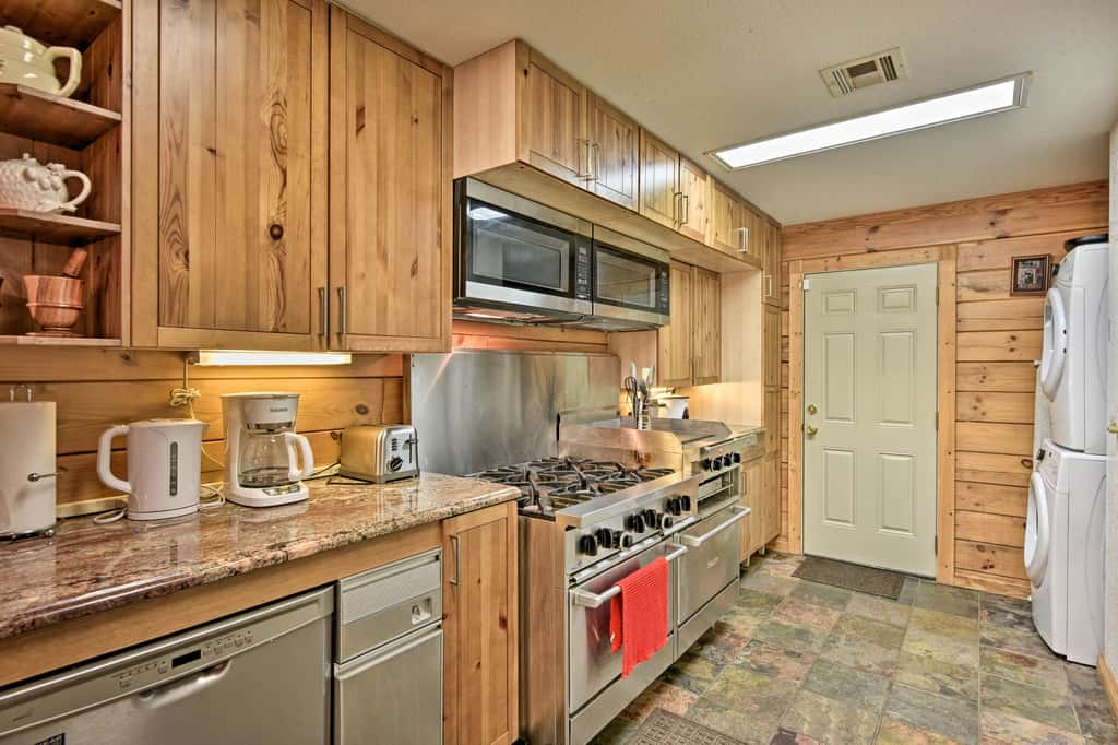 Rustic 4BR Farm Retreat Near Sebring Raceway