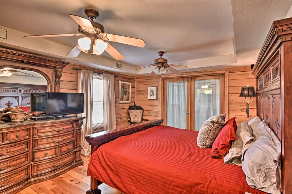 Rustic 4BR Farm Retreat Near Sebring Raceway