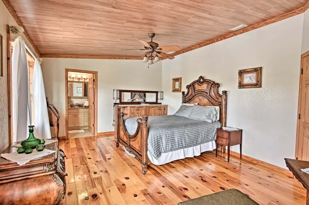 Rustic 4BR Farm Retreat Near Sebring Raceway