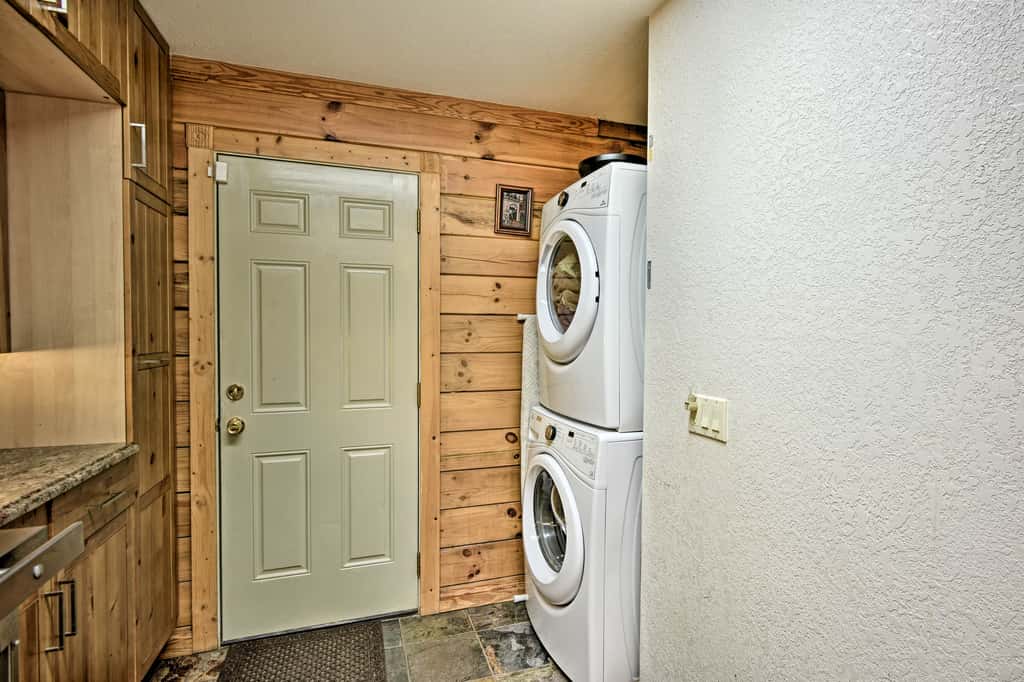 Rustic 4BR Farm Retreat Near Sebring Raceway