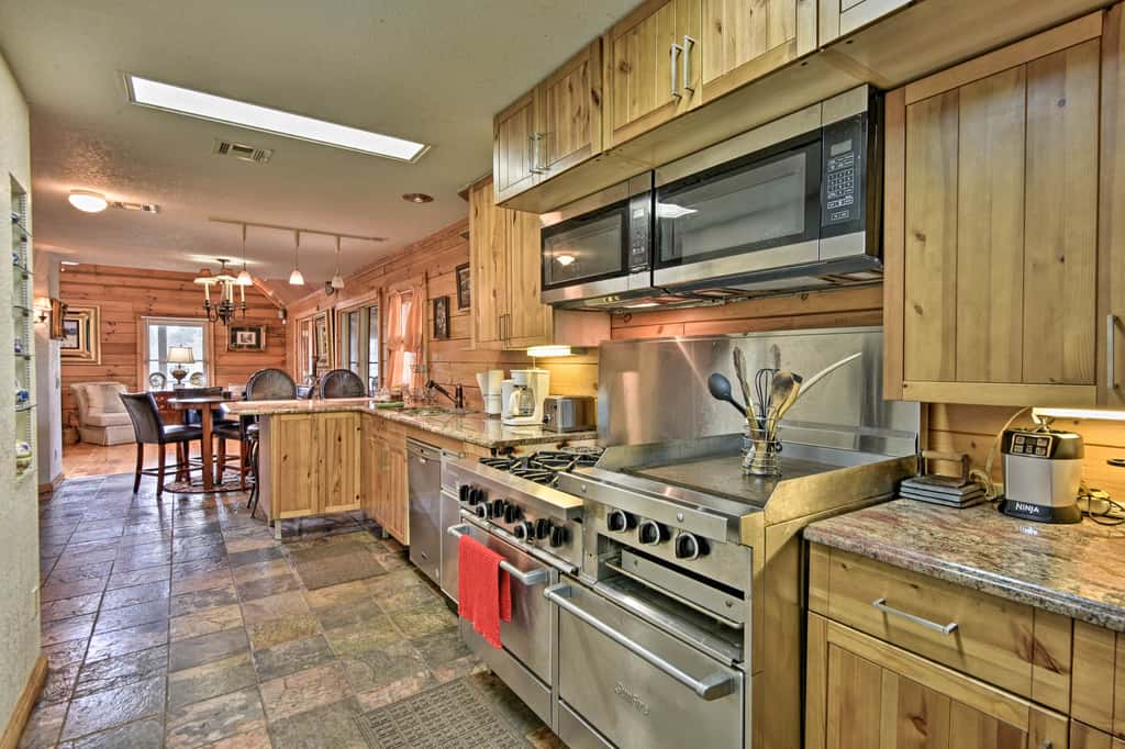 Rustic 4BR Farm Retreat Near Sebring Raceway