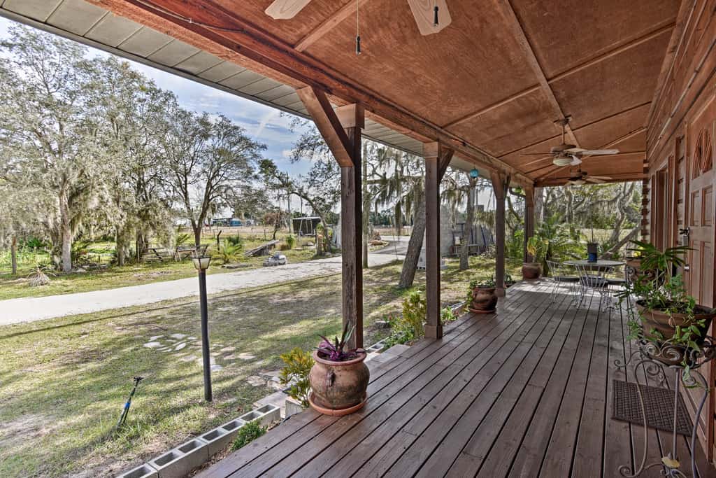 Rustic 4BR Farm Retreat Near Sebring Raceway