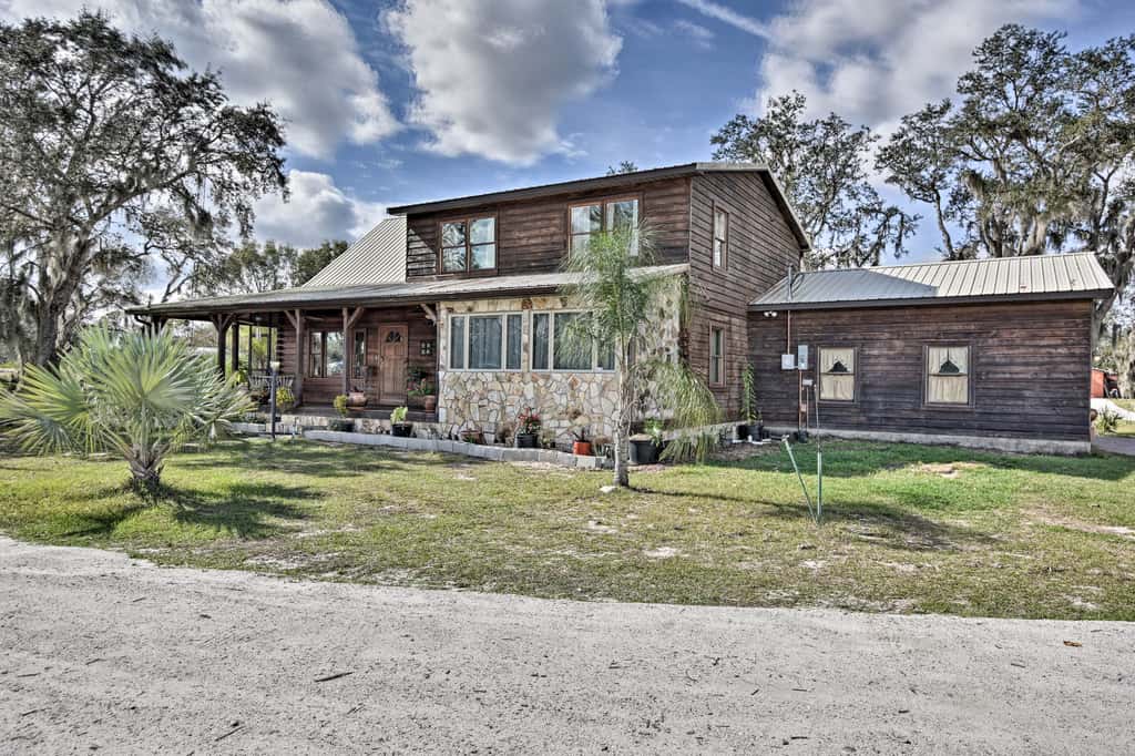Rustic 4BR Farm Retreat Near Sebring Raceway