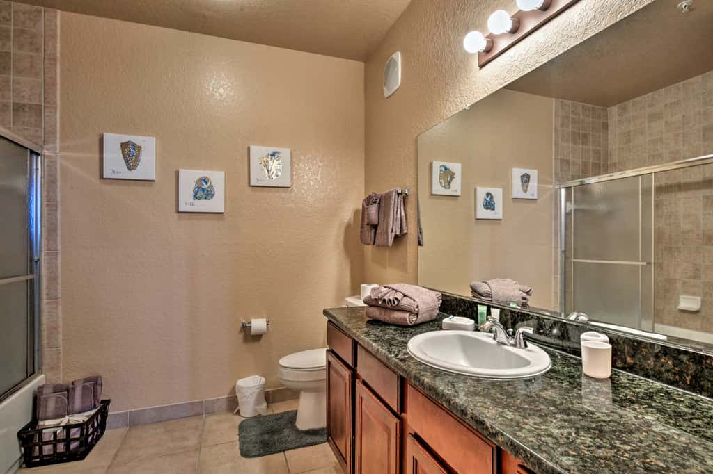 10 Mi to Disney: Davenport Condo w/ Pool Access!