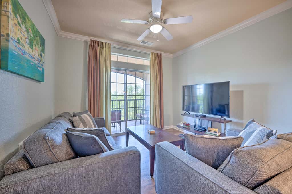 10 Mi to Disney: Davenport Condo w/ Pool Access!