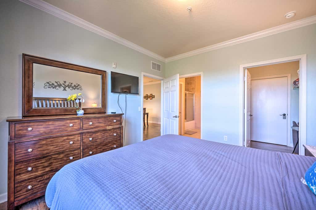 10 Mi to Disney: Davenport Condo w/ Pool Access!