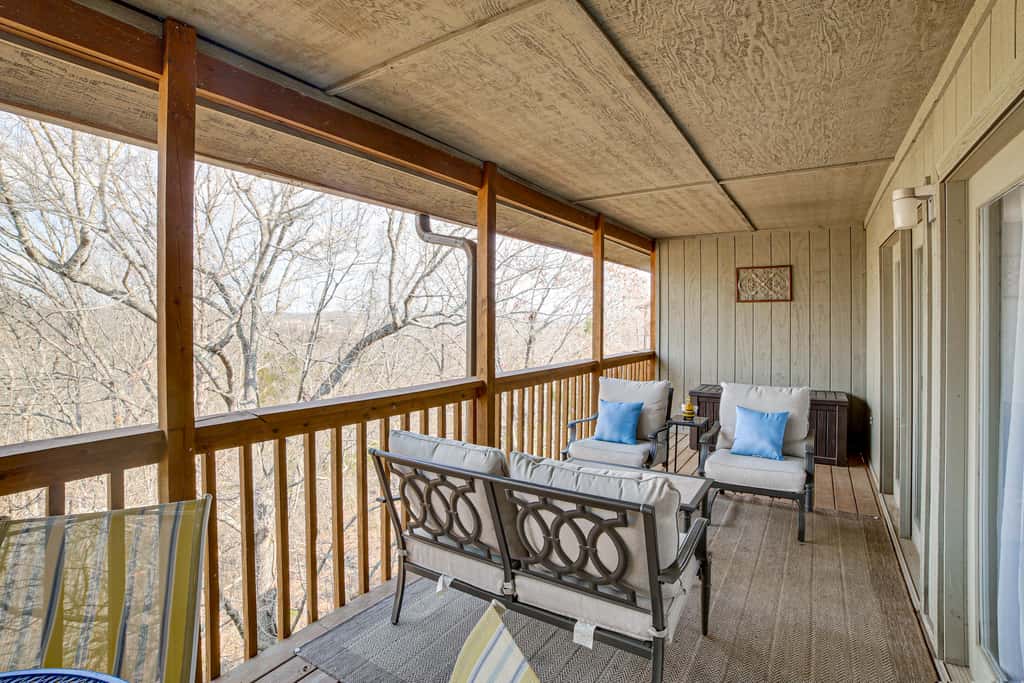 Family-Friendly Condo: 1 Mi to Silver Dollar City!