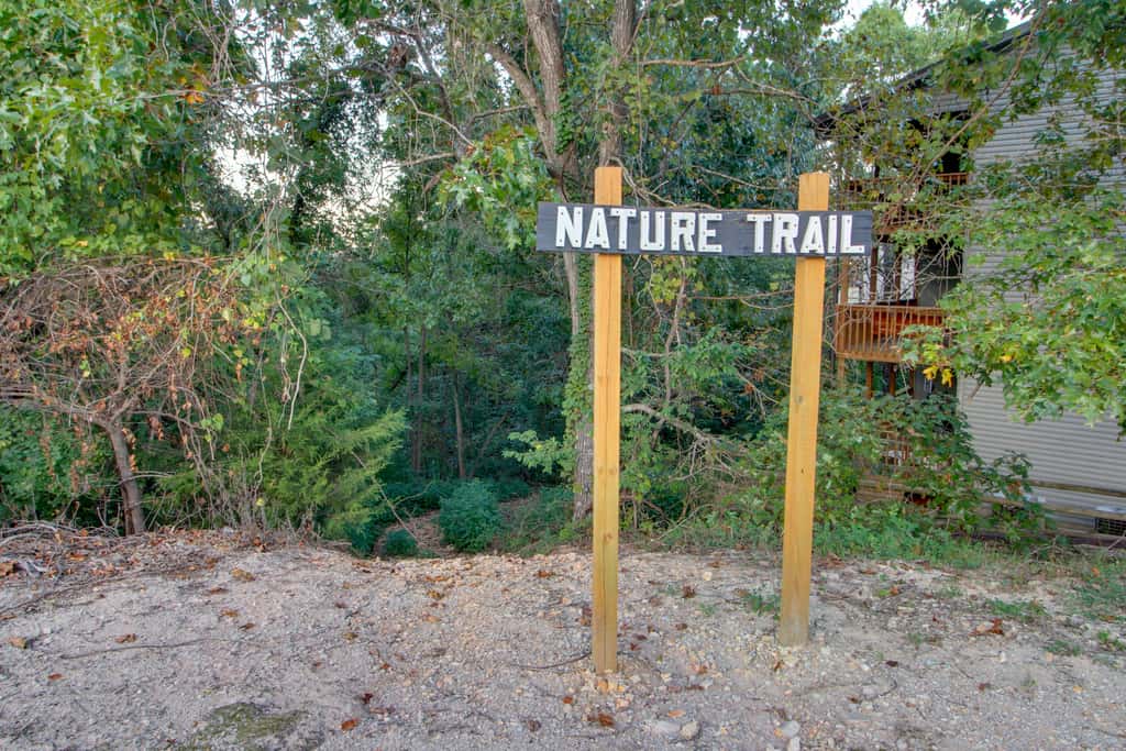 Family-Friendly Condo: 1 Mi to Silver Dollar City!