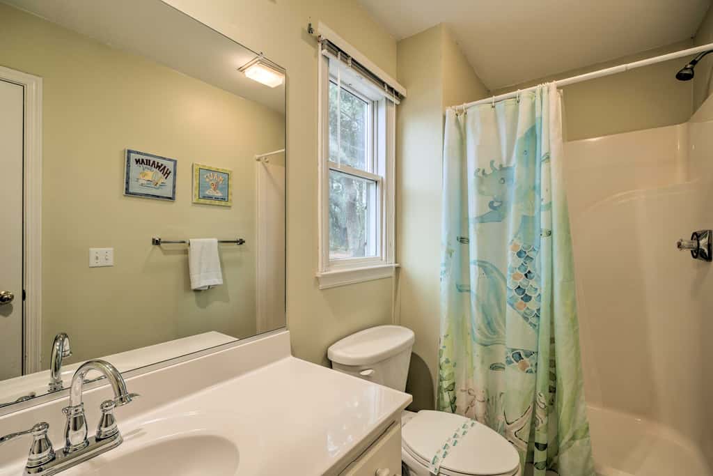 Coastal Home w/ Community Pool < 2 Miles to Beach!