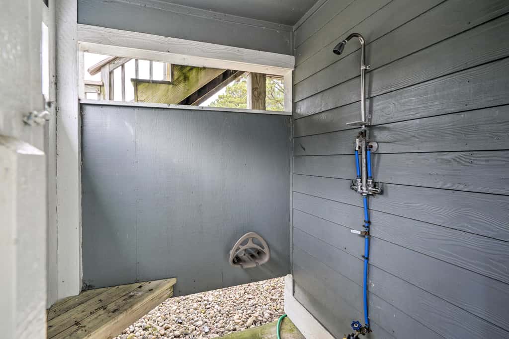 Coastal Home w/ Community Pool < 2 Miles to Beach!
