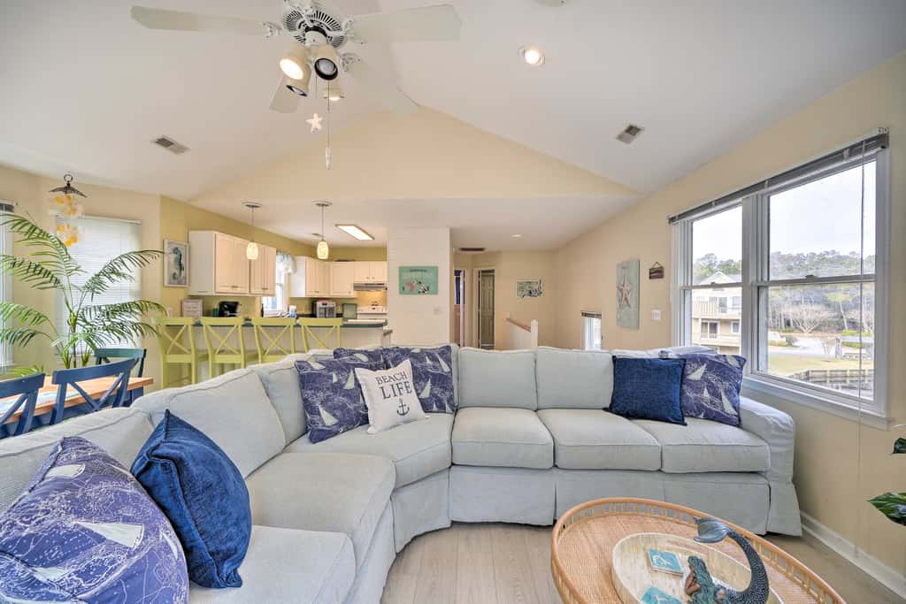 Coastal Home w/ Community Pool < 2 Miles to Beach!