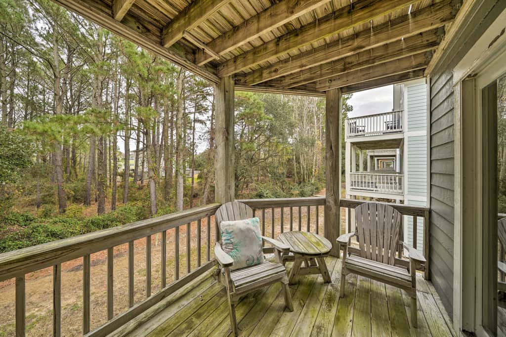 Coastal Home w/ Community Pool < 2 Miles to Beach!