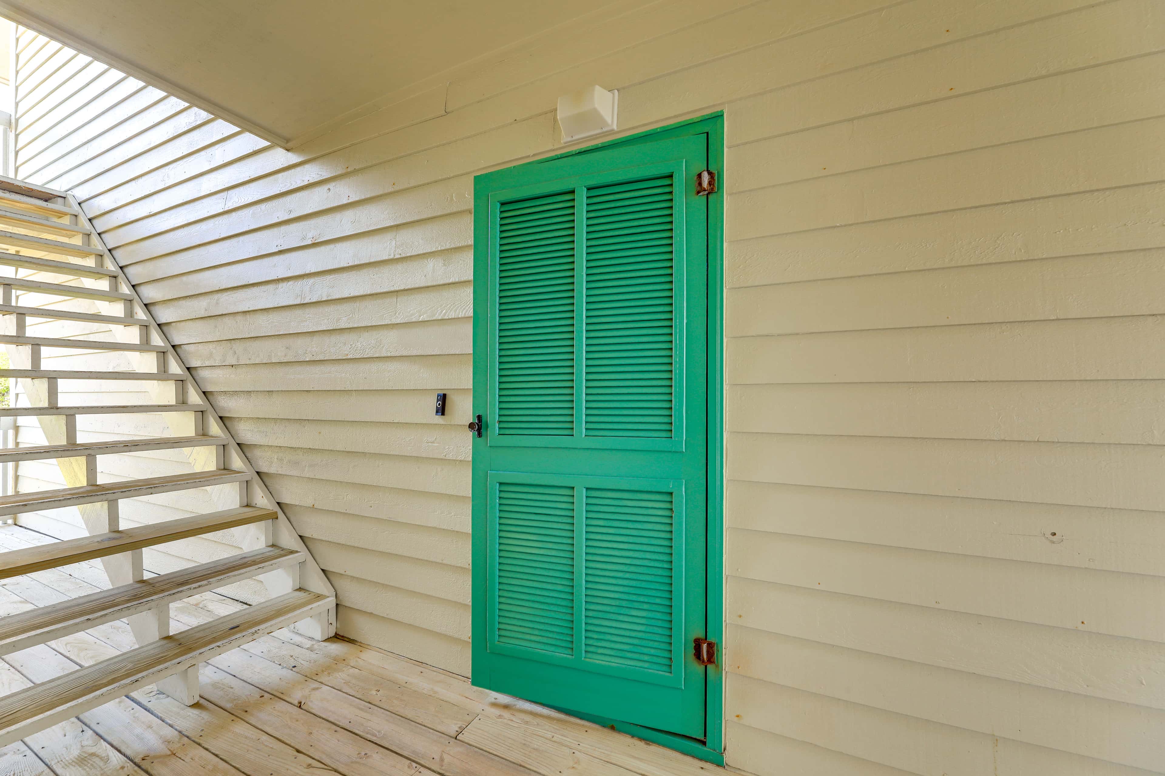 Emerald Isle Resort-Style Condo: Walk to Beaches!