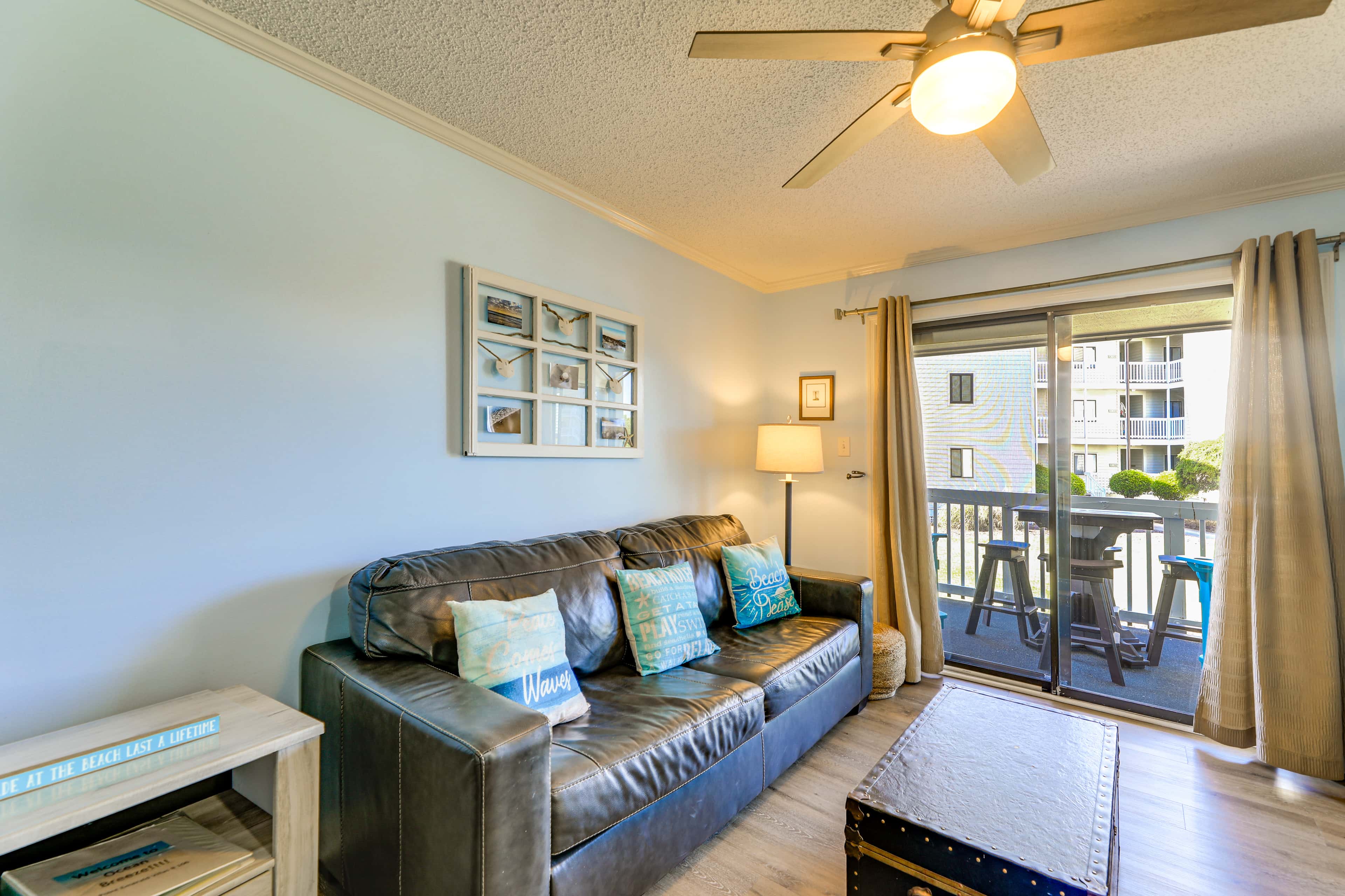 Emerald Isle Resort-Style Condo: Walk to Beaches!