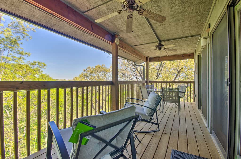 Cozy Branson Getaway ~ 2 Mi to Silver Dollar City!