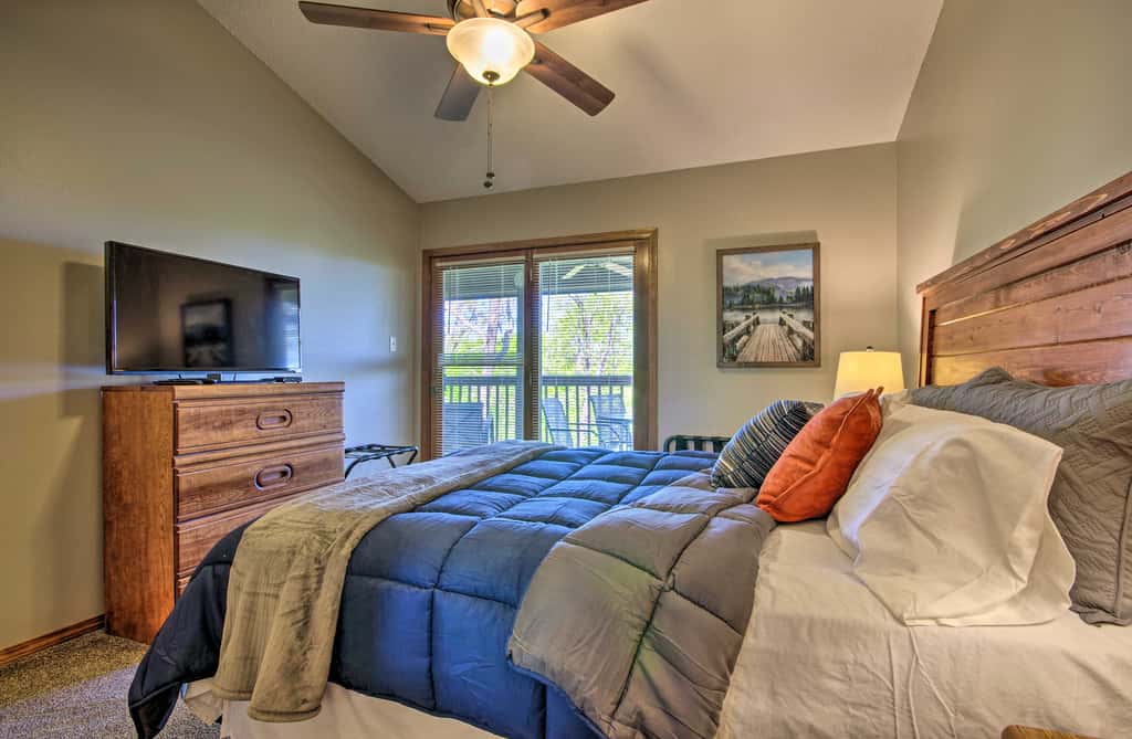 Cozy Branson Getaway ~ 2 Mi to Silver Dollar City!