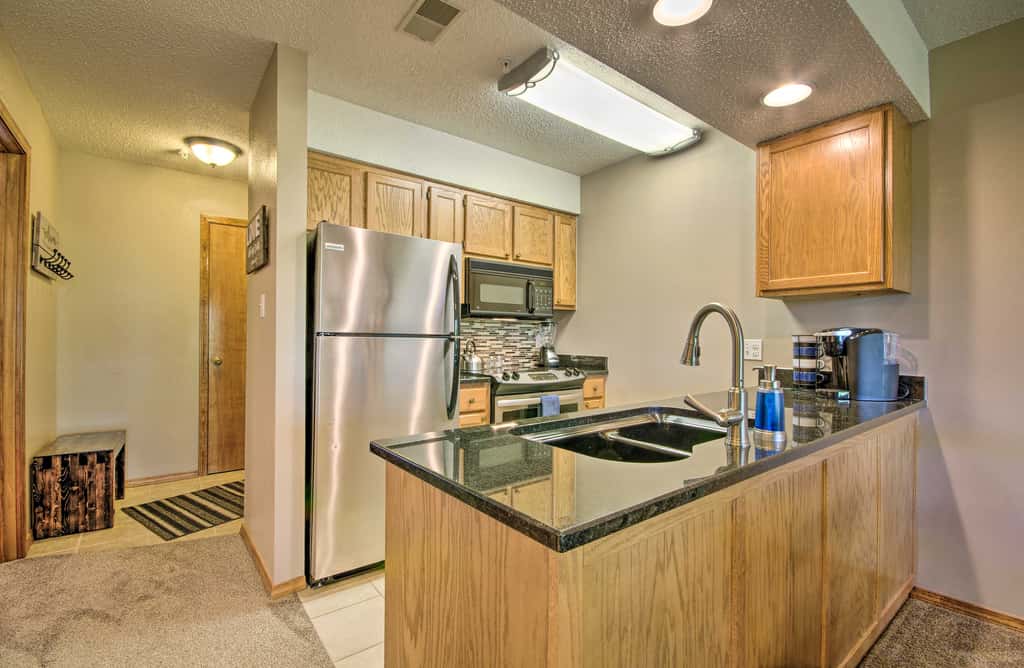 Cozy Branson Getaway ~ 2 Mi to Silver Dollar City!