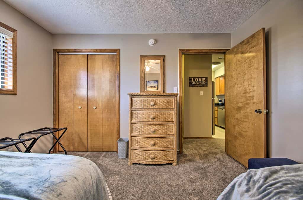 Cozy Branson Getaway ~ 2 Mi to Silver Dollar City!