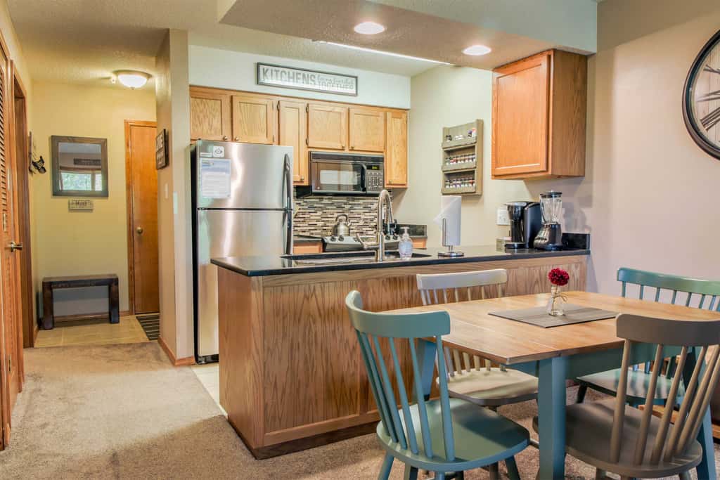 Cozy Branson Getaway ~ 2 Mi to Silver Dollar City!
