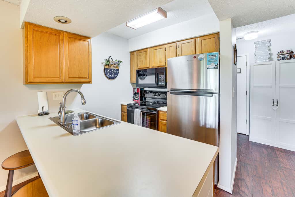 2 Mi to Silver Dollar City: Reed Springs Condo