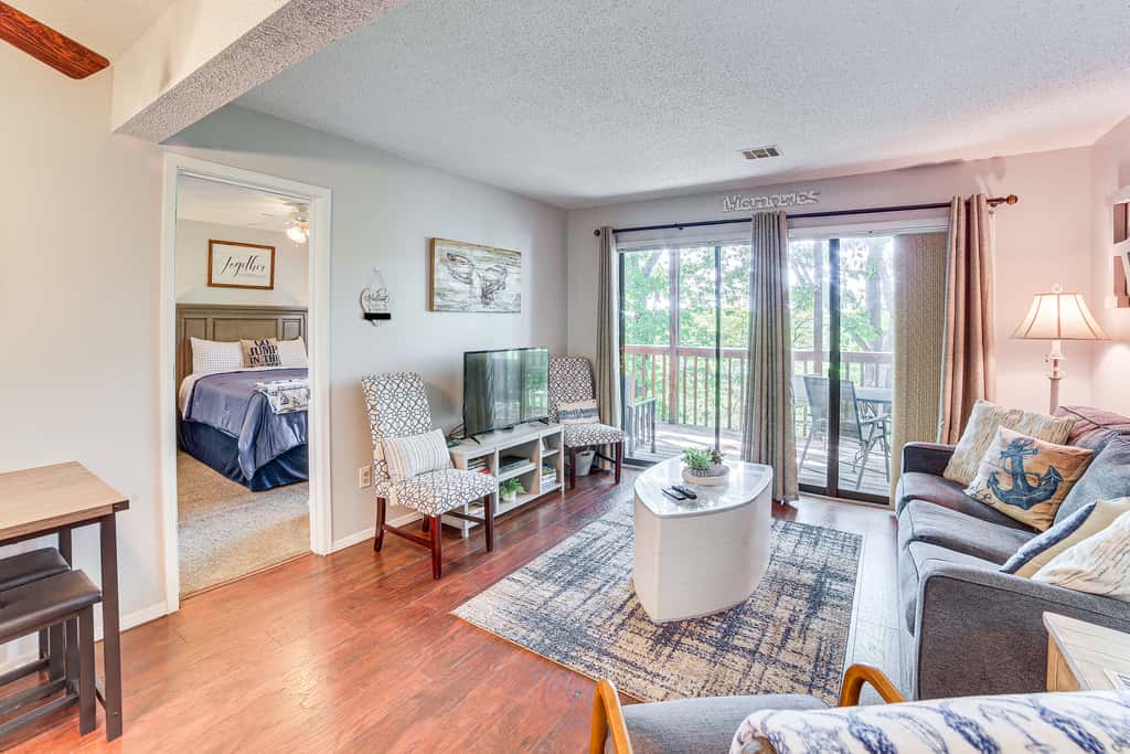 2 Mi to Silver Dollar City: Reed Springs Condo
