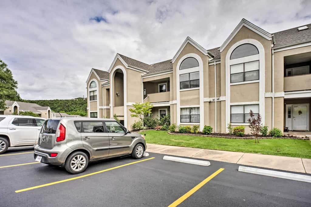 5 Mi to Dtwn & Strip! Branson Condo w/ Indoor Pool