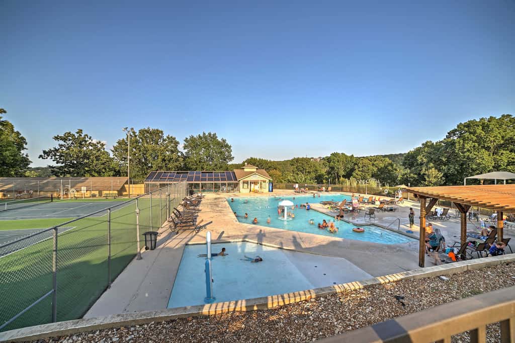 5 Mi to Dtwn & Strip! Branson Condo w/ Indoor Pool