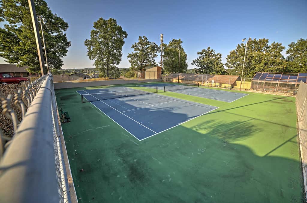 5 Mi to Dtwn & Strip! Branson Condo w/ Indoor Pool