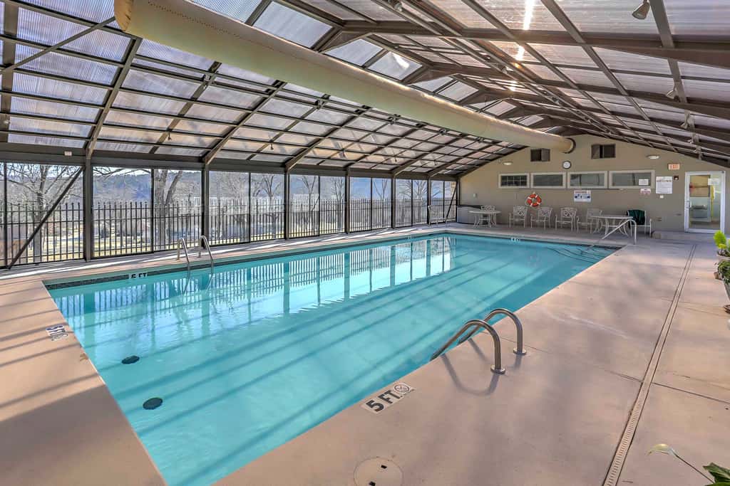 5 Mi to Dtwn & Strip! Branson Condo w/ Indoor Pool