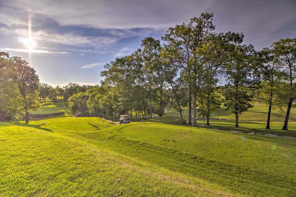 Holiday Hills Resort Condo w/ Hot Tub Access