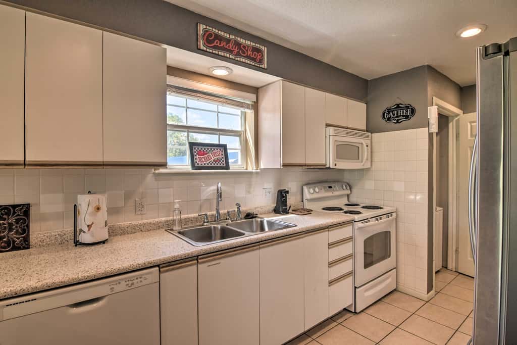 Holiday Hills Resort Condo w/ Hot Tub Access