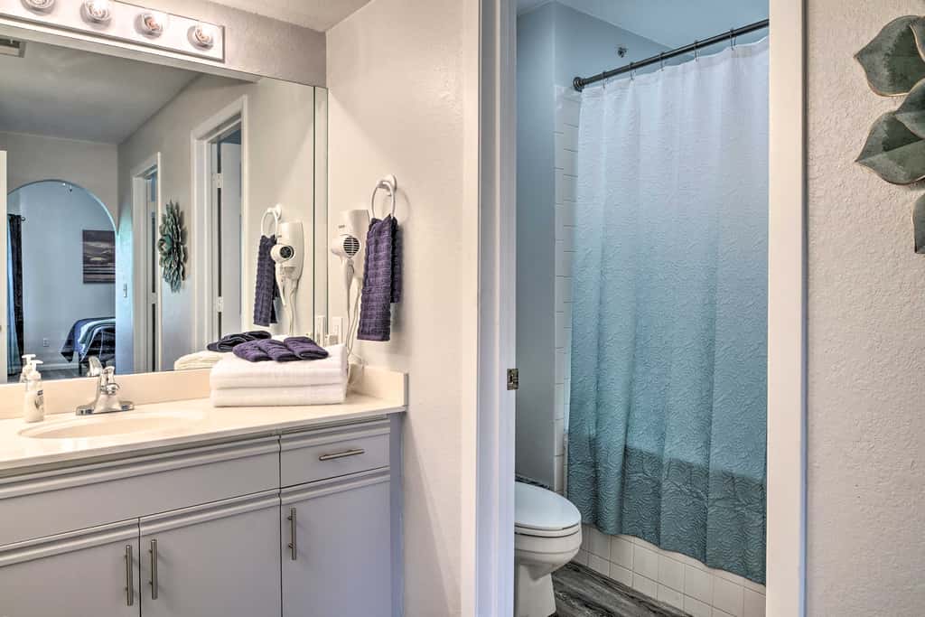 Family Resort Condo w/ Perks in Branson!