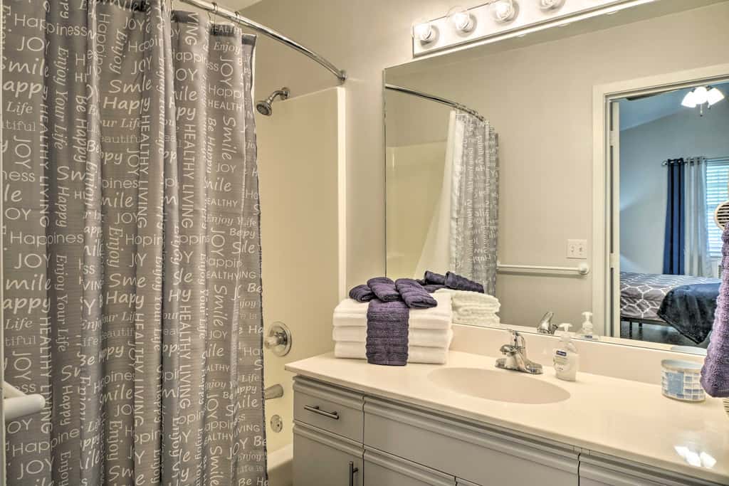Family Resort Condo w/ Perks in Branson!