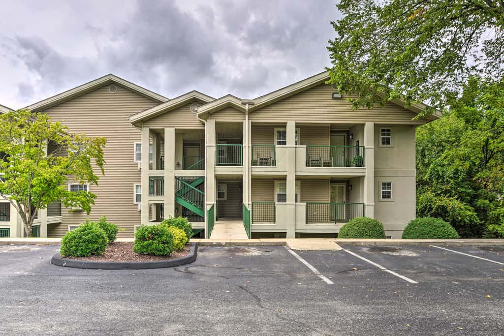Family Resort Condo w/ Perks in Branson!