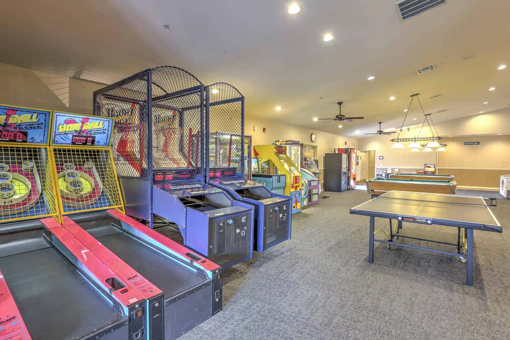 Family Resort Condo w/ Perks in Branson!