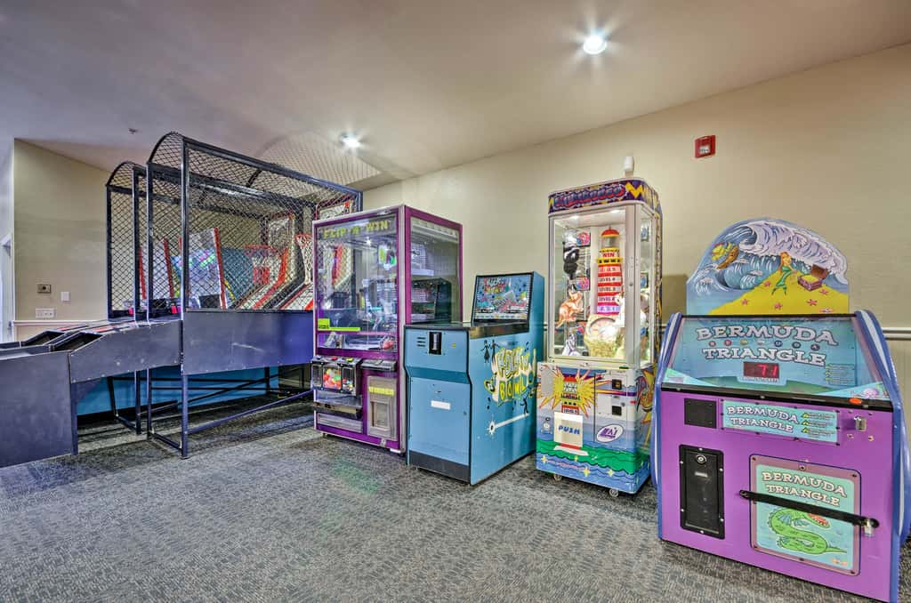 Family Resort Condo w/ Perks in Branson!