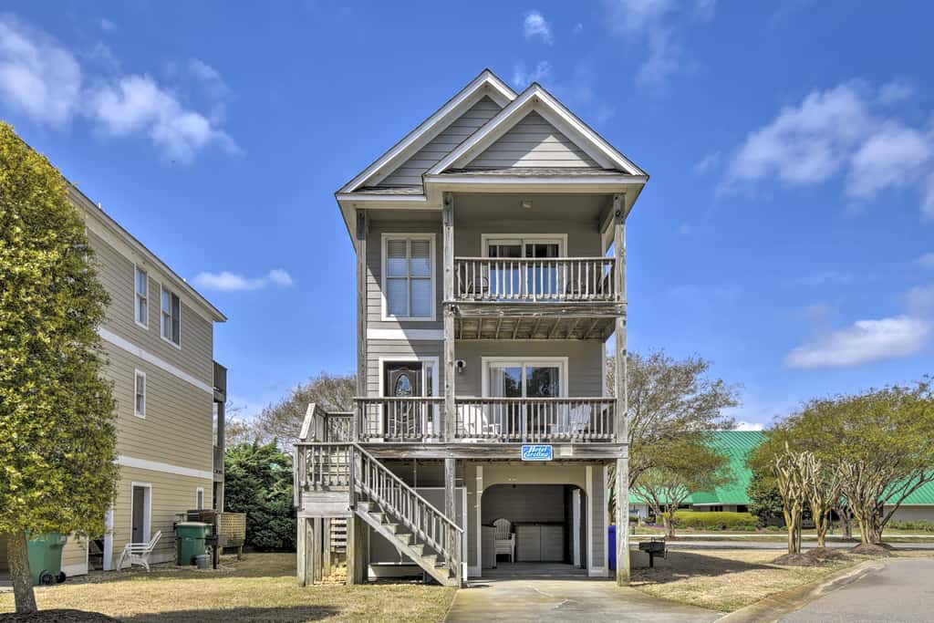 Home w/ Deck in Corolla Light: Walk to Beach!