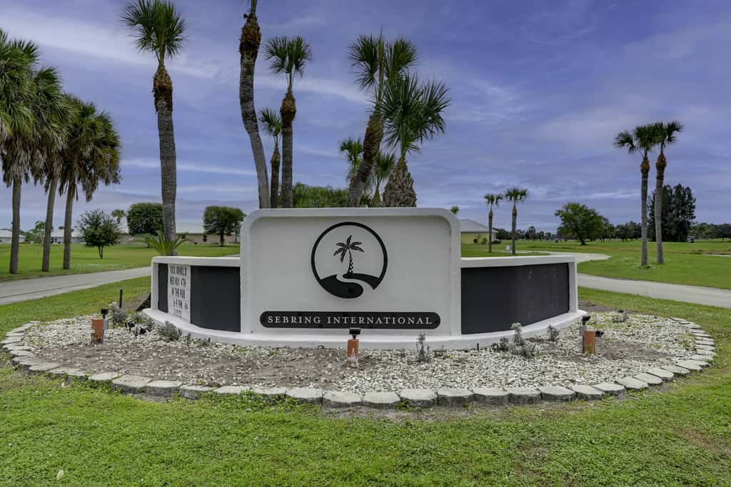 1 Mi to Golf: Sebring Condo w/ Pool Access!