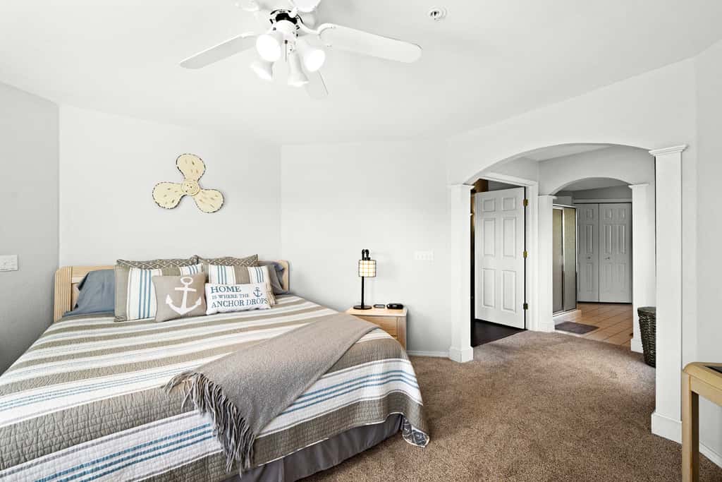 Condo in Lakefront Resort w/ Pool! Ozarks Getaway